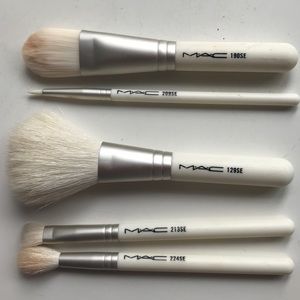MAC keepsake studio brush set